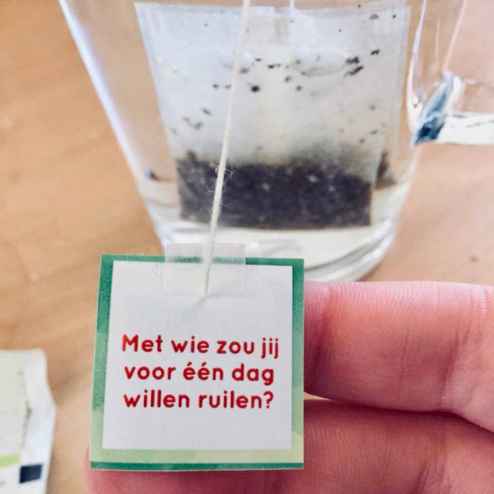 Tea Time #17: Een dag ruilen met een auteur (Moederdag editie)